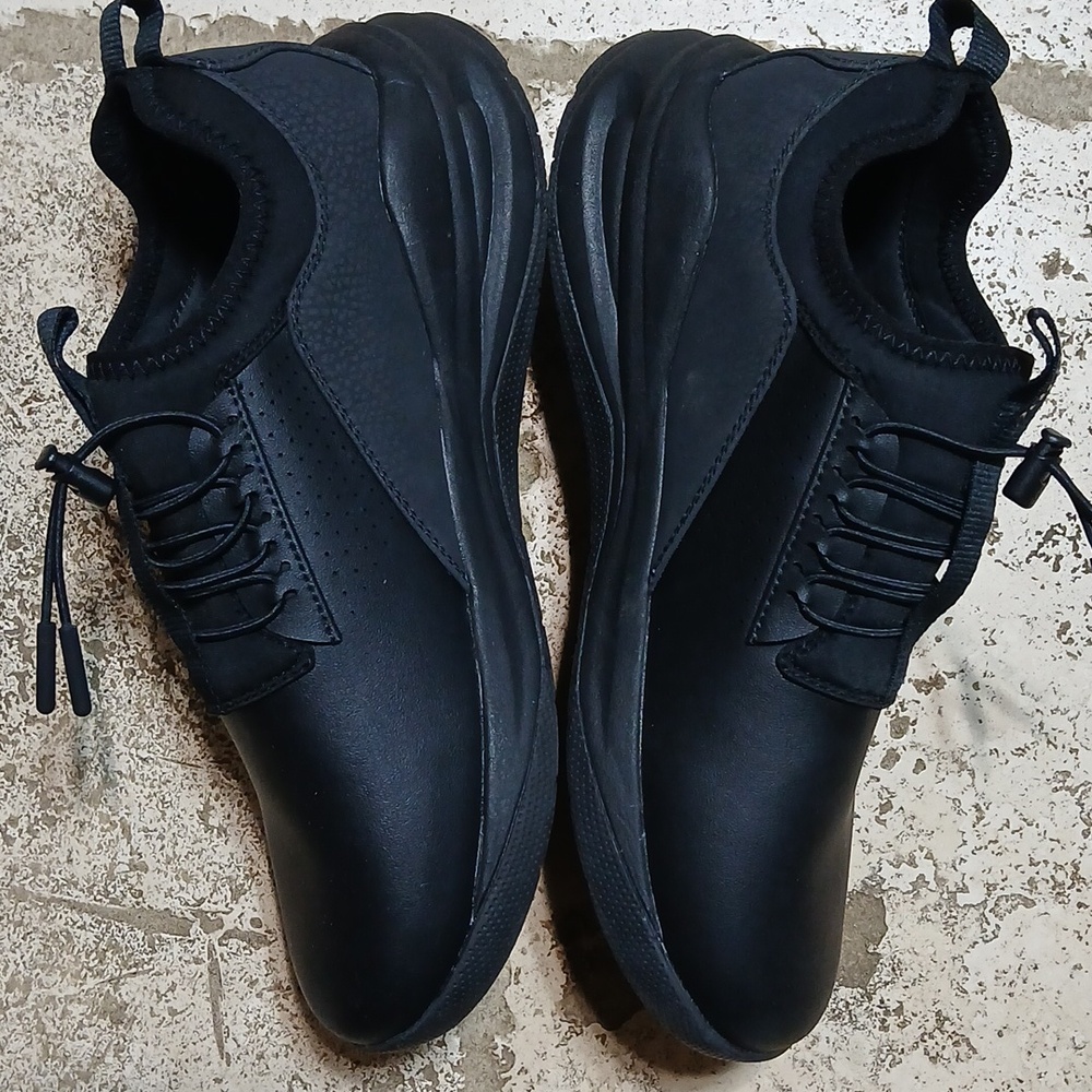 Clove Black Classic Collection Size 8 Men's 9.5 Women's - Picture 3 of 8